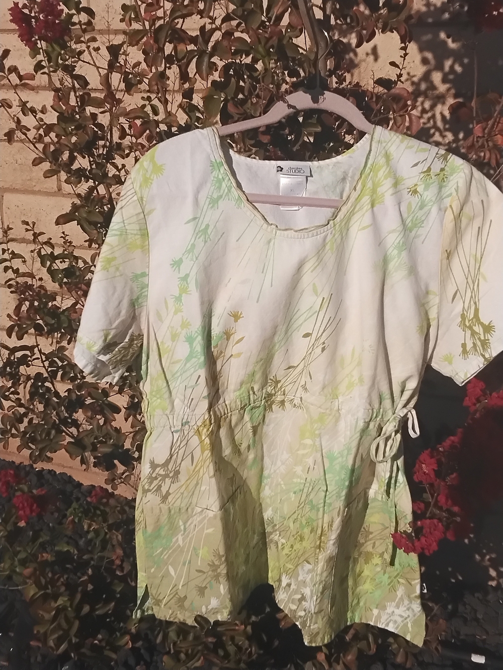 Cherokee Green and Cream Floral Tie-Waist Scrub Top XL